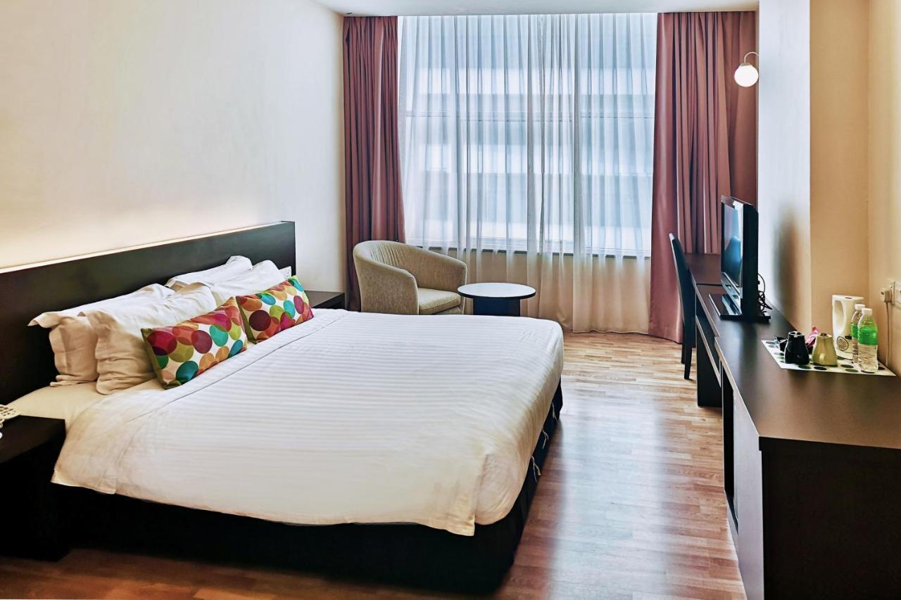The Limetree Hotel, Kuching Extérieur photo