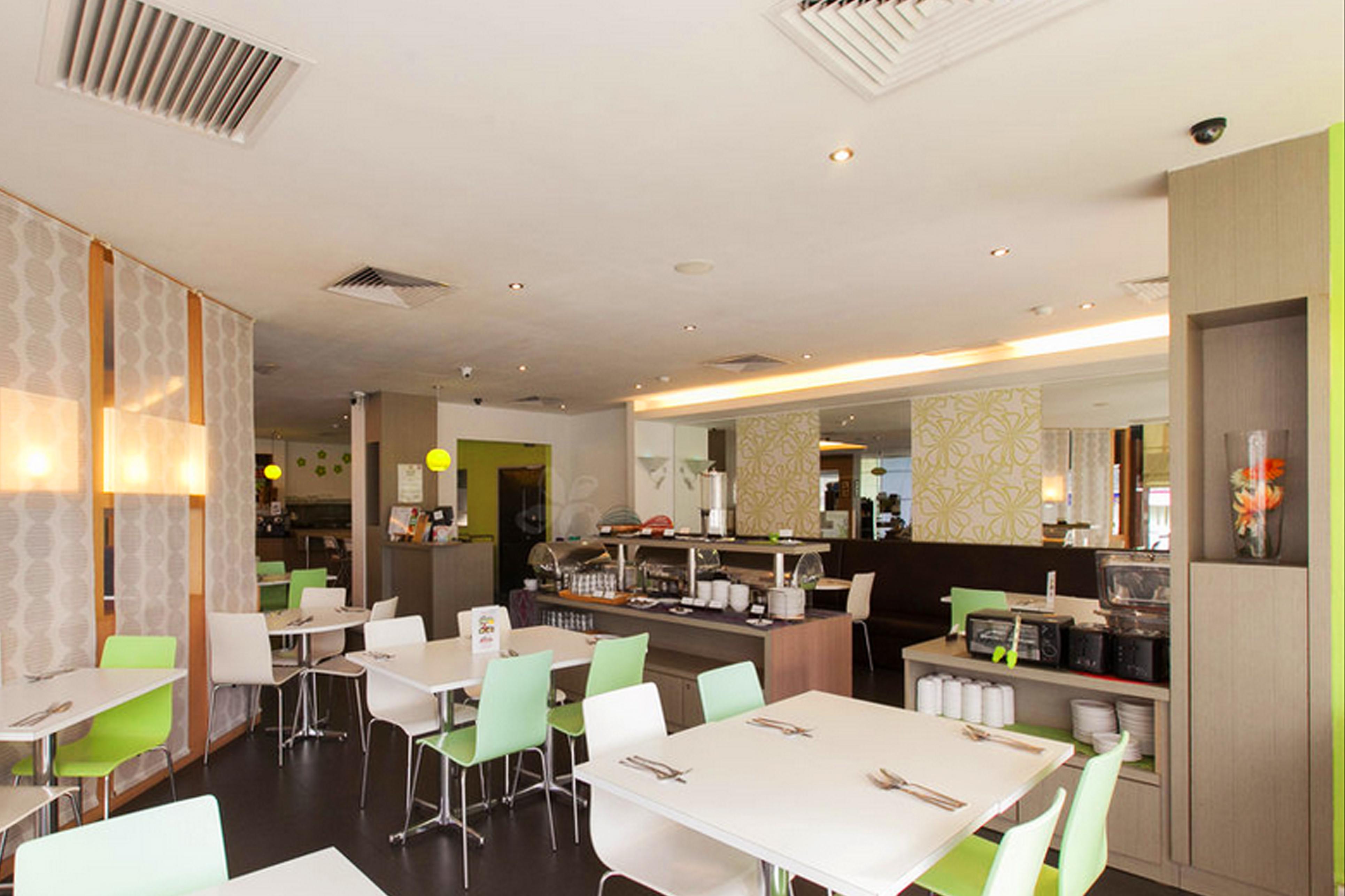 The Limetree Hotel, Kuching Extérieur photo