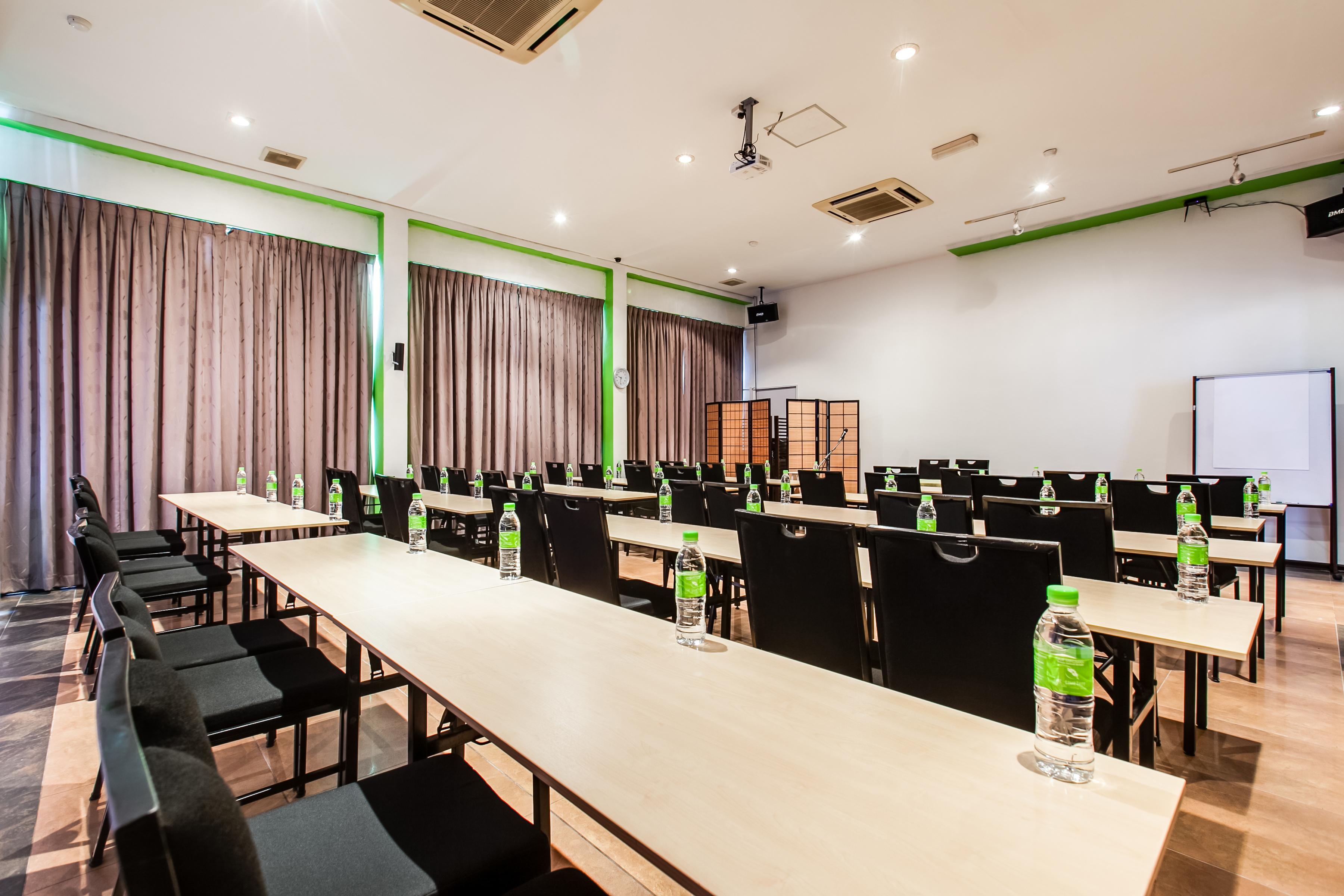 The Limetree Hotel, Kuching Extérieur photo
