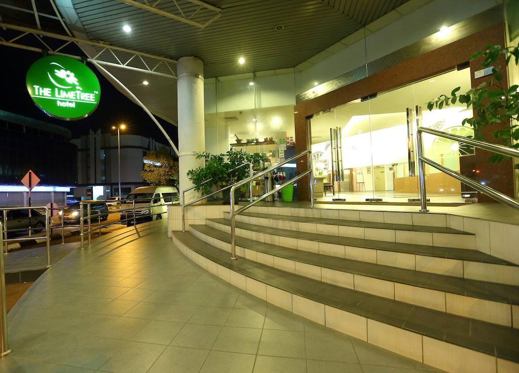 The Limetree Hotel, Kuching Extérieur photo