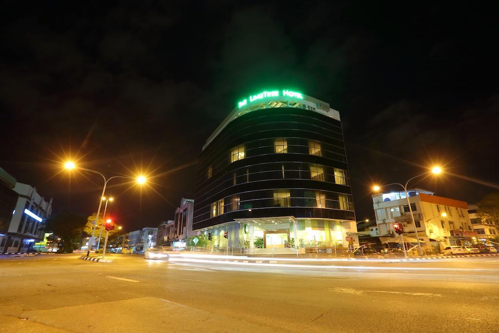 The Limetree Hotel, Kuching Extérieur photo